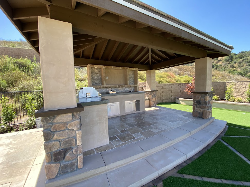 expert-landscaping-services-for-stunning-outdoor-spaces-1